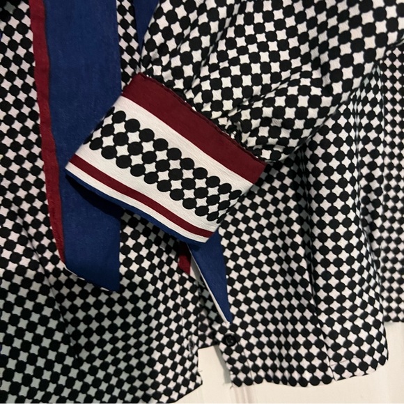 Long sleeve collared Neck tie button down Blouse fitted bottom size Large - Picture 6 of 8